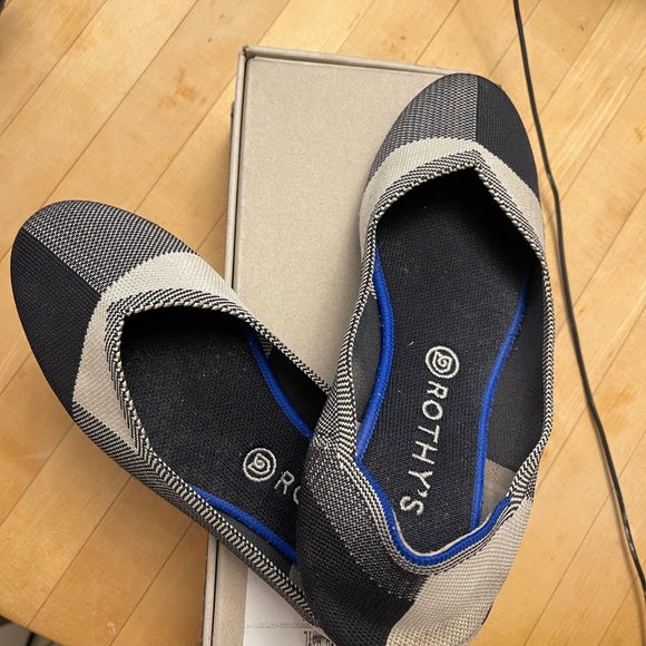 Rothy’s - Picture 4 of 5